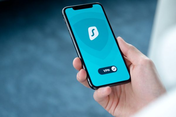 Kuidas ChatGPT reklaame sihib: vestluse teema, e-post ja telefoninumber